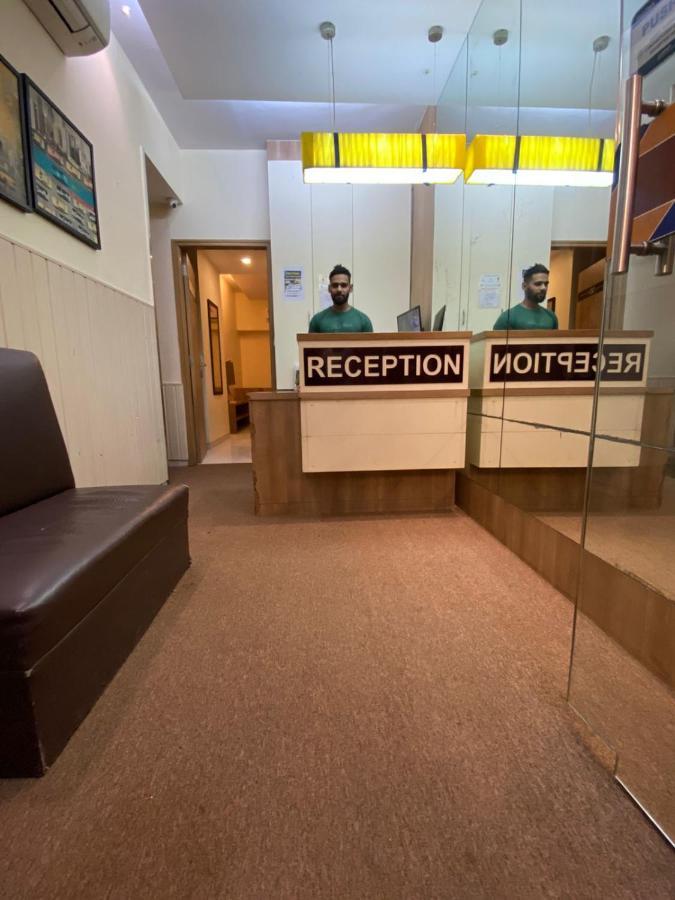 Hotel Airport Prime -Near Mumbai International Airport Andheri East Экстерьер фото